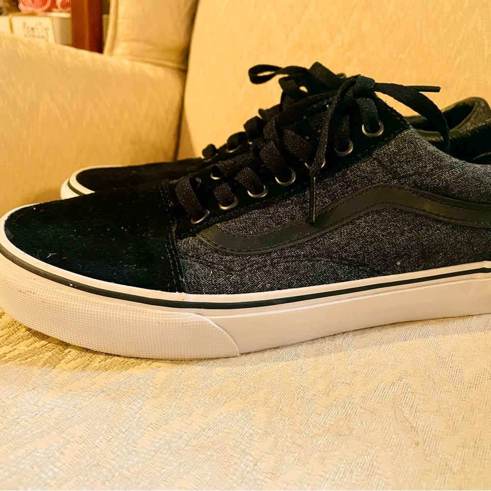 Men’s Black & Grey Vans Size 7.5, Excellent Condition
